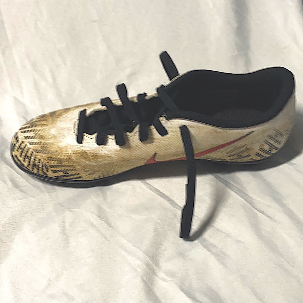 Used women’s soccer cleats